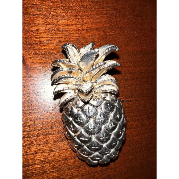 Pineapple Silver Tone w/ Gold Tinged Top Pendant / Pin Vintage - Picture 11 of 11